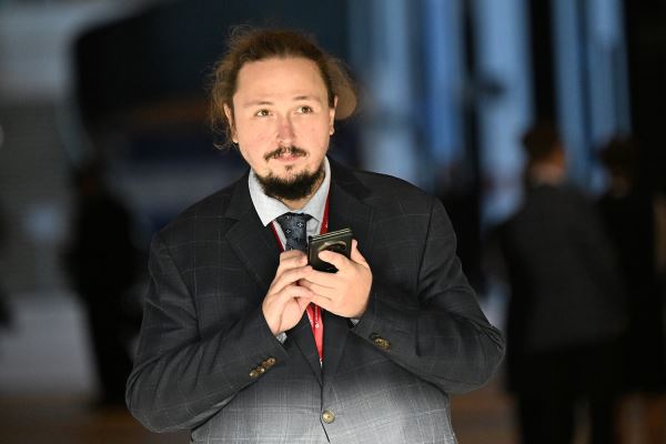 Сын Никаса Сафронова похудел на 100 кг и предстал в новом образе на ПМЭФ