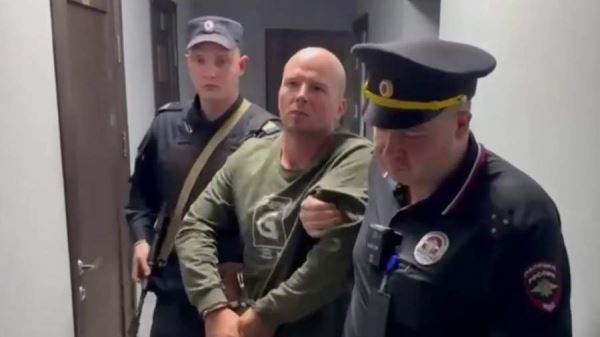 Напавшему на ребенка в Шереметьево предъявили обвинение в покушении на убийство