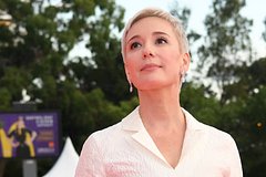 Народный артист России назвал уехавшую Хаматову безграмотной идиоткой