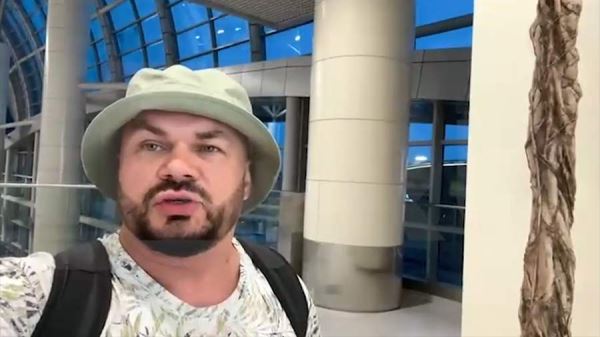 Блогер показал обстановку в Домодедово на фоне отмены рейсов на Ближний Восток