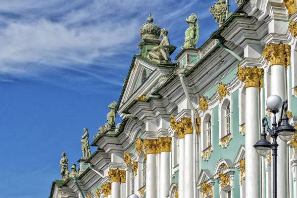 Минаев, Чебатков и Клава Кока проведут цифровую экскурсию по Эрмитажу