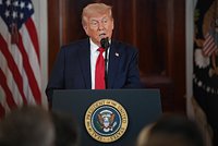 «Это больше подходит России и Северной Корее». Трамп устроит парад в день рождения. Почему ему грозят многомиллионными протестами?