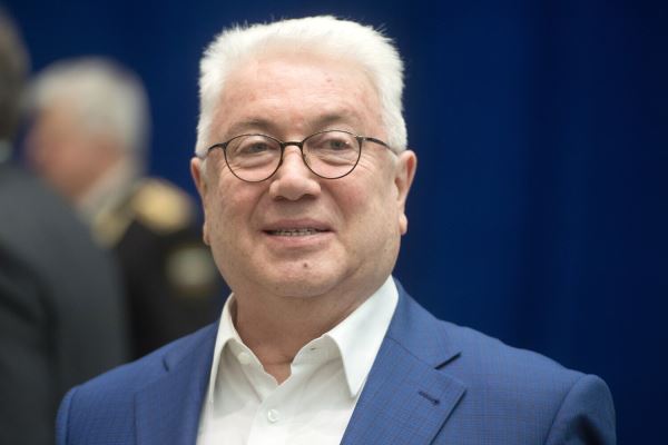 Винокур судится с мусорной компанией