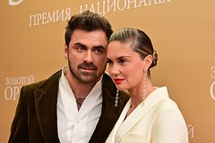 Агата Муцениеце подтвердила беременность