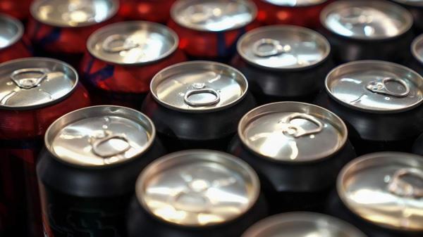 Эксперт по питанию назвала небезопасную тару для напитков в магазинах